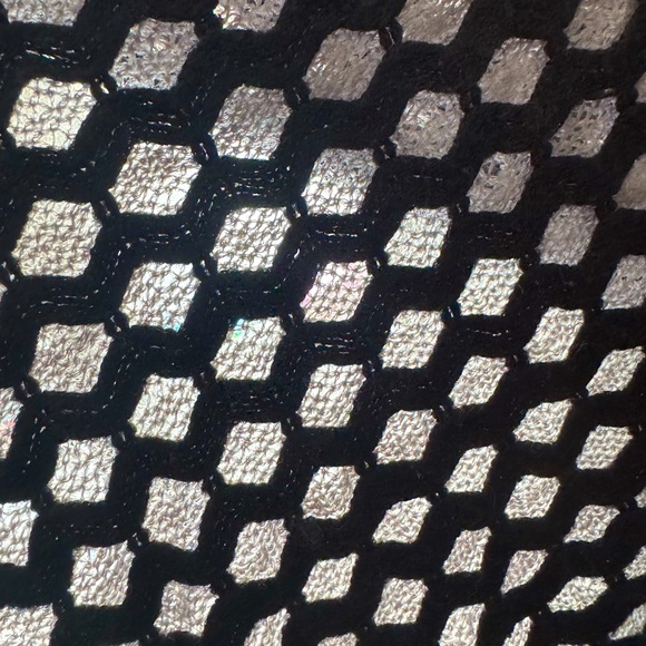 Knit lightweight shawl - Picture 2 of 6